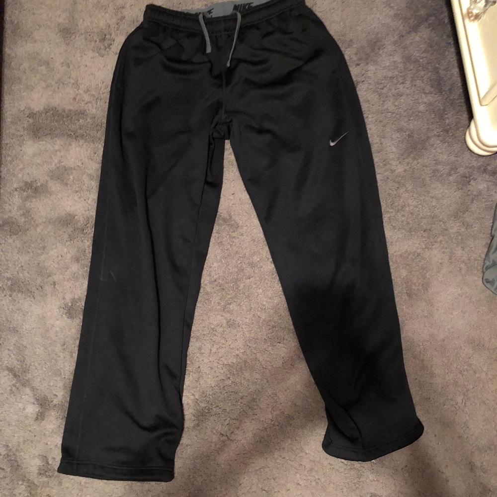 Therma fit Nike sweatpants